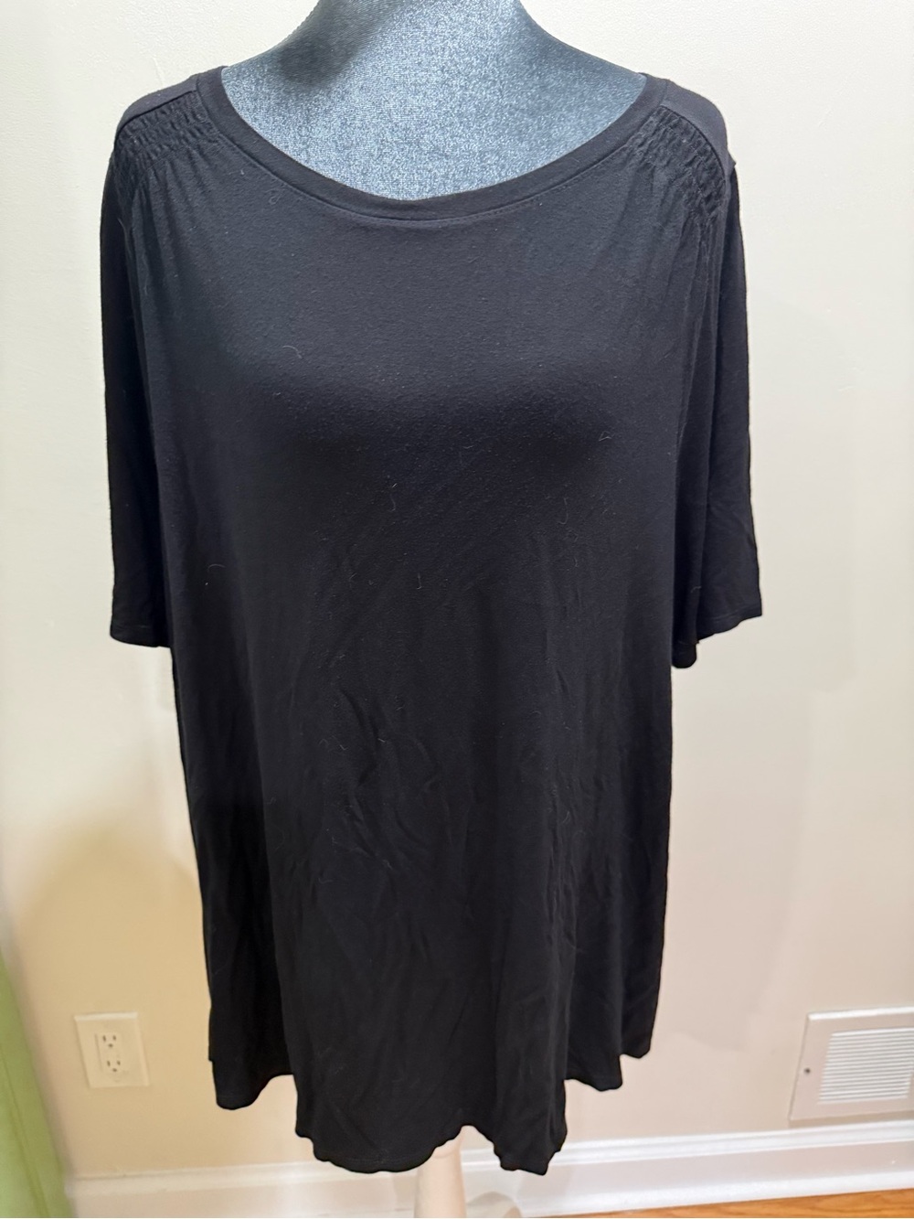 Lane Bryant Black Short-Sleeve Scoop Neck Tee